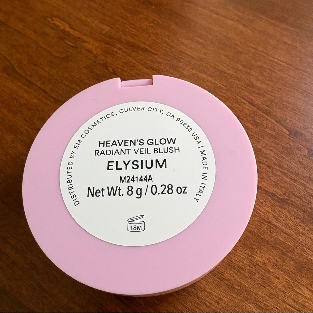 EM Cosmetics Heaven’s Glow Elysium and Rocco and Seraphine Cosmetics Marshmallow - Picture 3 of 9